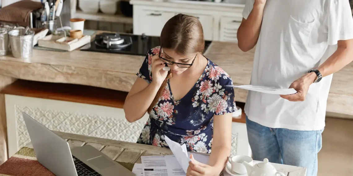 Separación. Tras el rompimiento de una pareja se deben acordar cuánto pagará cada progenitor la cuota alimentaria de los hijos (Freepik.com).