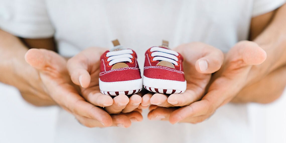 Consejos para elegir el nombre de tu bebé (FreePick).