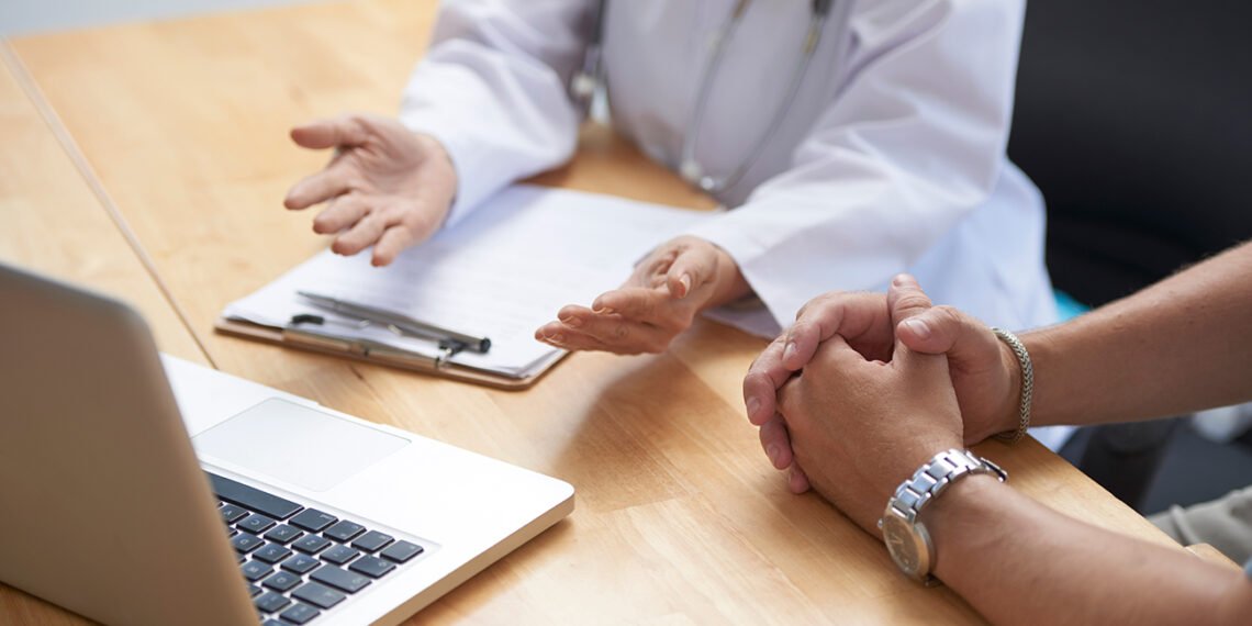 En 2023, por cada dos ligaduras se realizaba, en promedio, una vasectomía (FreePick).