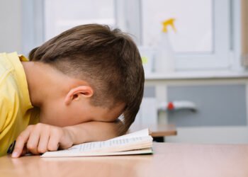 Francia instala buzones en las escuelas primarias para que los estudiantes puedan denunciar abusos sexuales (Free Pick).