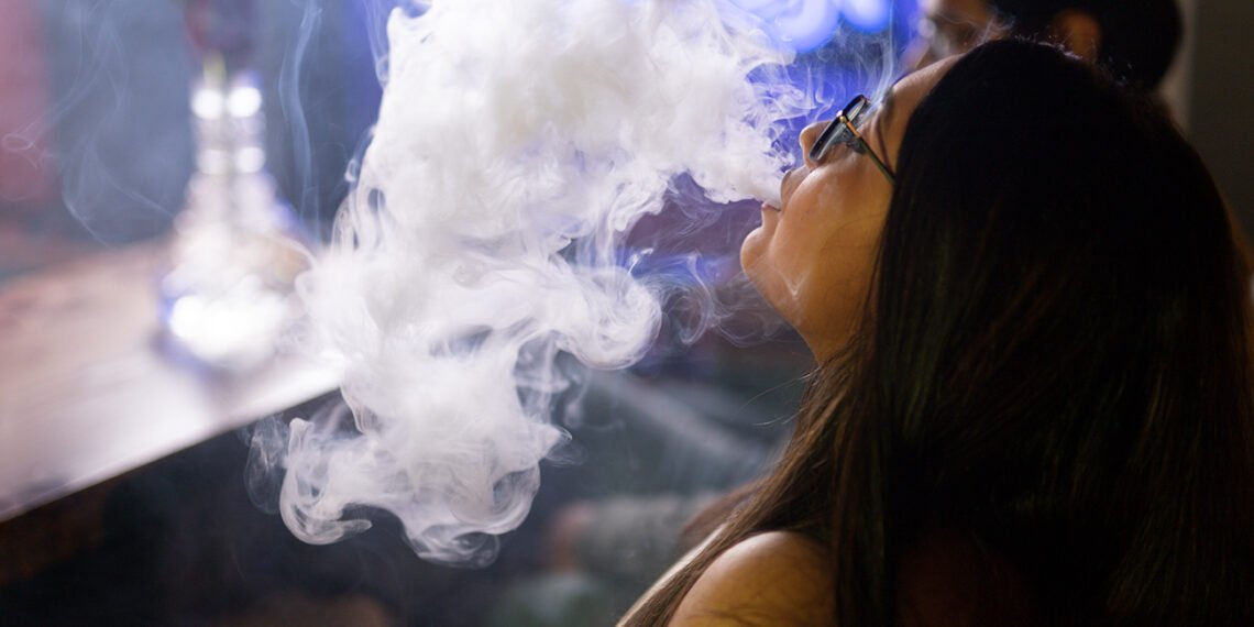 Advierten por los peligros del cigarrillo electrónico (FreePick).