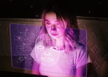 Advierten que las apps de IA “acompañantes” no son seguras para adolescentes: cuáles son los riesgos