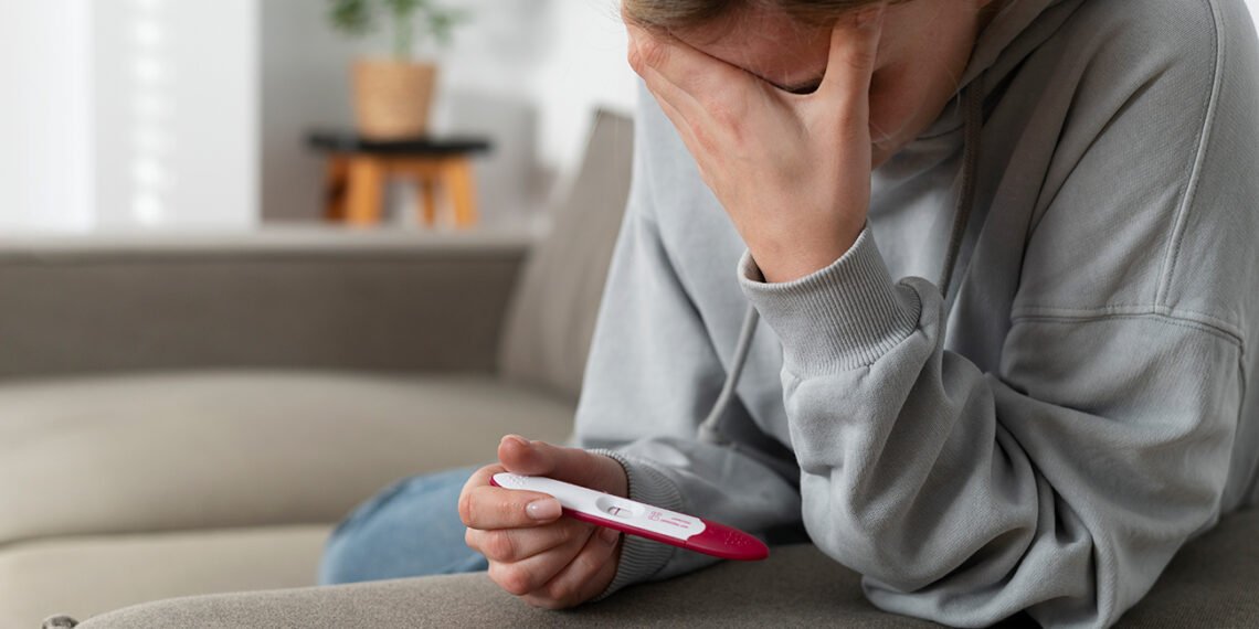 La persistencia en la tasa de embarazos adolescentes alerta sobre la necesidad de reforzar la prevención, en una tarea que implica a todos los actores sociales que acompañan la vida de los jóvenes (FreePick).