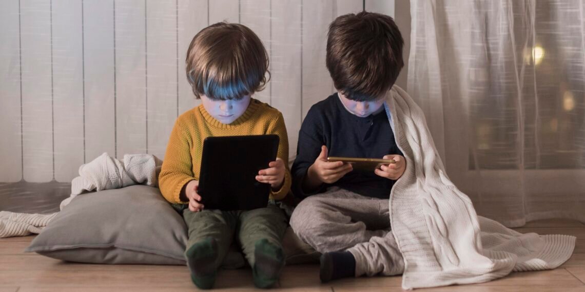 Vacaciones de invierno y pantallas: consejos clave para un uso saludable en la infancia