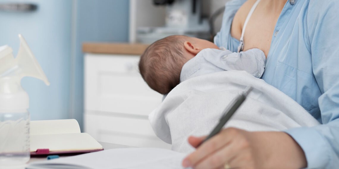 Fallo pinero en Neuquén a favor de una madre que dejó sus estudios para criar a sus hijos (FreePick).