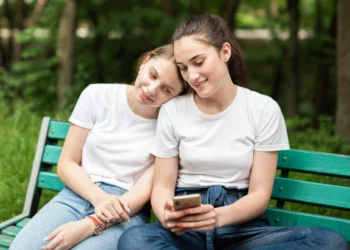 Hermanos en la adolescencia: una relación que cambia, pero sigue siendo clave