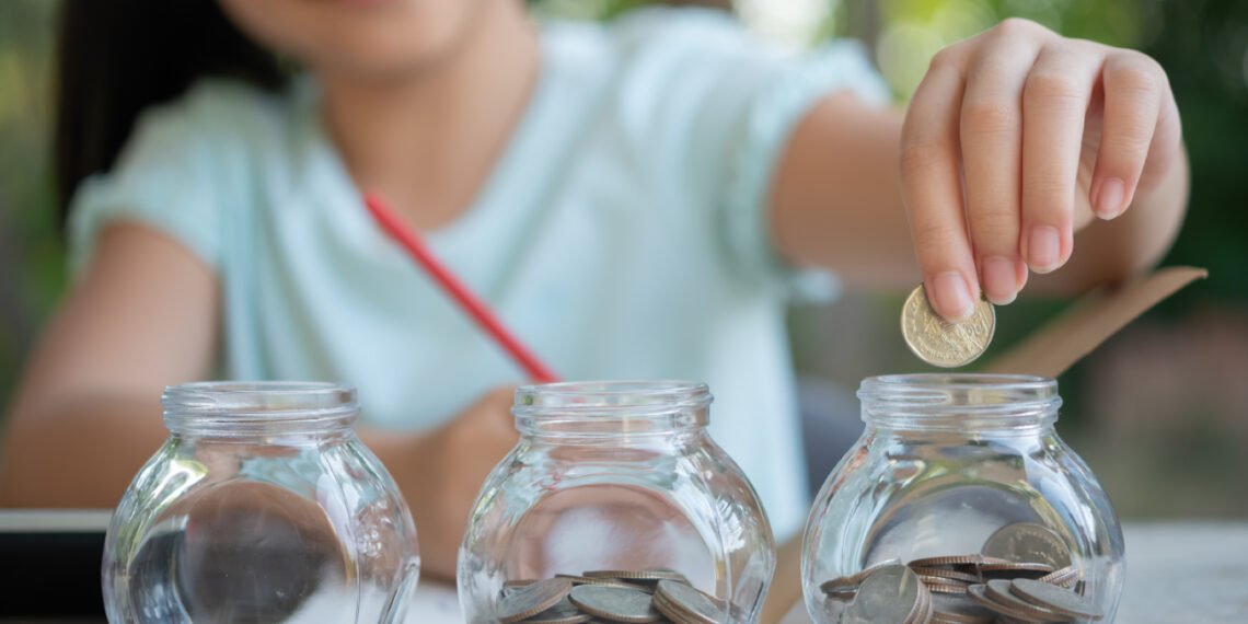 Incentivar la educación financiera es clave para el futuro de nuestros hijos (jcomp/FreePick).