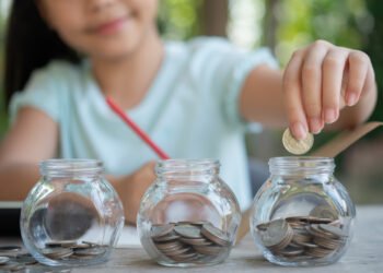 Incentivar la educación financiera es clave para el futuro de nuestros hijos (jcomp/FreePick).