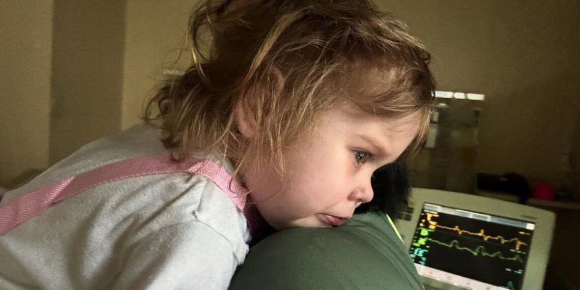 "Ella nos enseñó que no hay que rendirse. Que hasta en el hospital, lo mejor que se puede hacer es bailar", cuenta la mamá de Eka (https://www.instagram.com/uncorazonparaekatherina/).