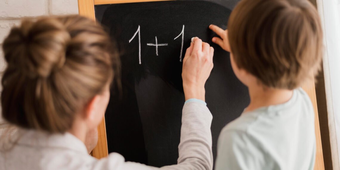 Alertan por el bajo rendimiento escolar en Francia y España (FreePick).