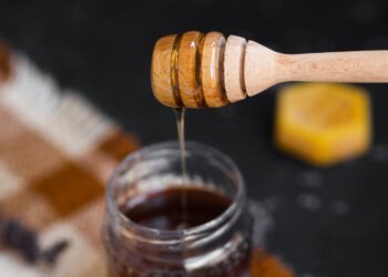 Los riesgos de la miel para los bebés menores de un año (FreePick).