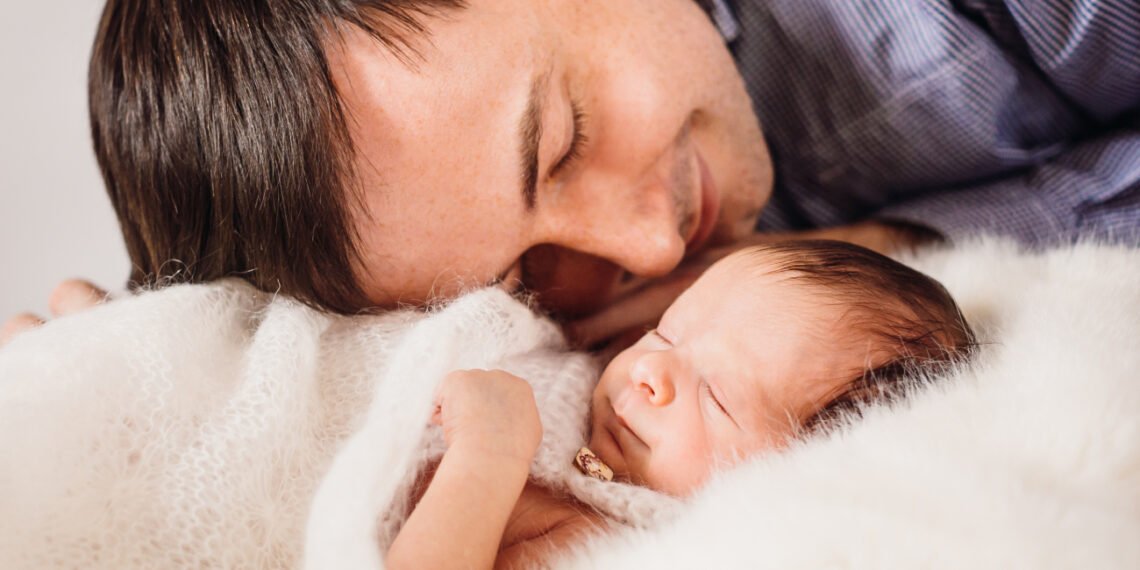 Licencia por paternidad, una deuda de la legislación Argentina (v.ivash/FreePick).