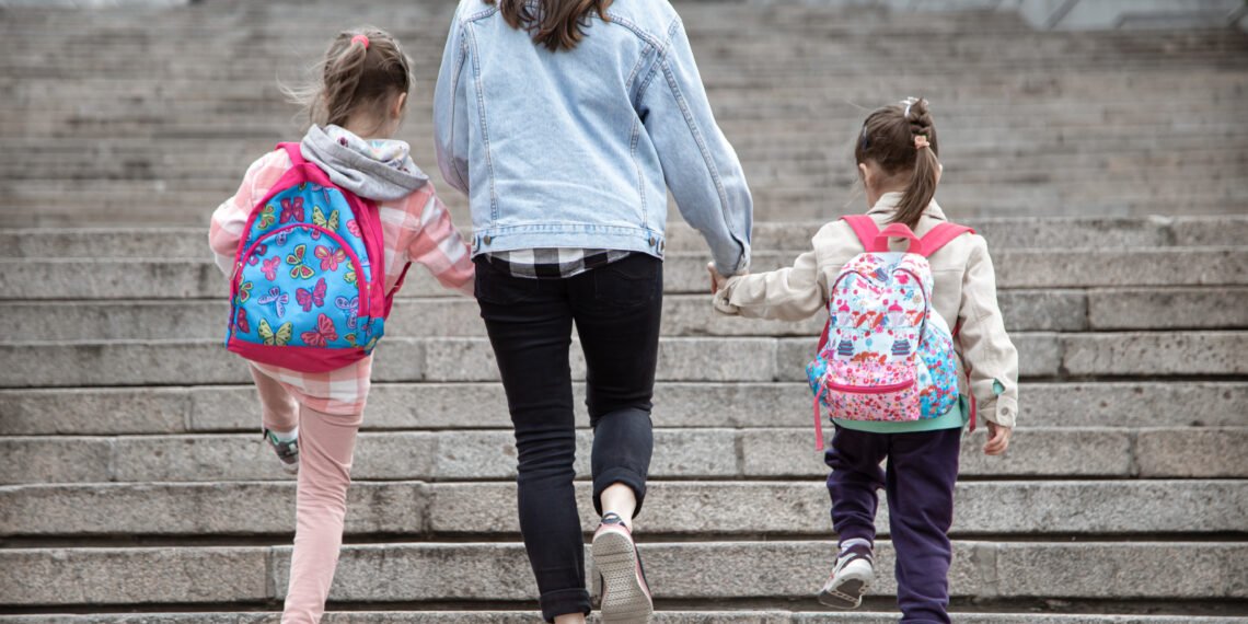 Cómo matricular a hijos en la escuela pública en España si sos migrante