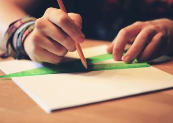 Educación: crece la desigualdad en Matemática y solo 5% de los estudiantes vulnerables alcanza lo básico, según un informe de la Universidad Austral