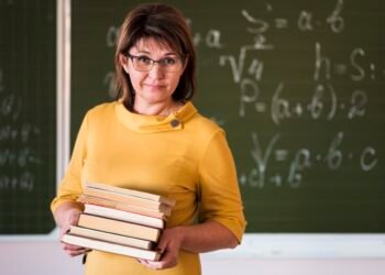 Día del Profesor vs Día del Maestro: ¿por qué fechas distintas?