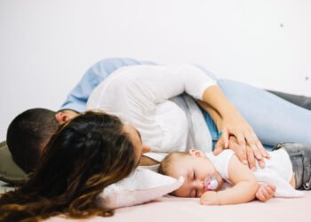 El colecho al en un denominador común en 7 de cada 10 decesos de bebés por muerte súbita (FreePick).