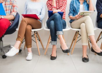 Los especialistas coinciden en la importancia de las habilidades blandas para destacarse entre los postulantes a un empleo (gpointstudio/FreePick).