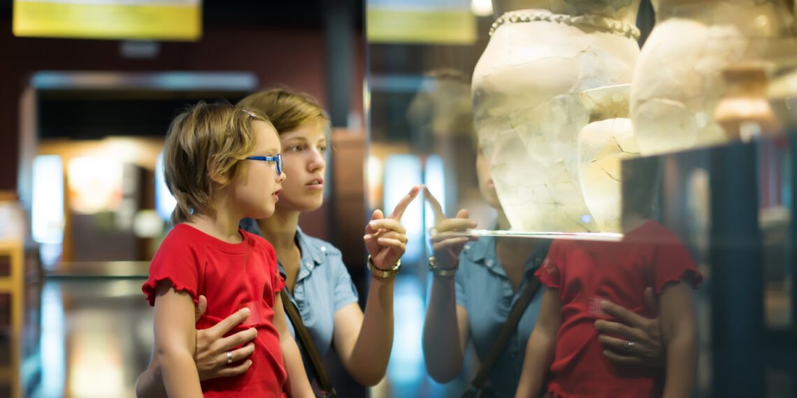 Jugar con arte: cómo los talleres y museos inspiran la creatividad infantil