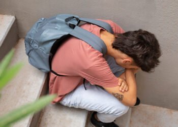 Es importante estar alertas para detectar las señales (FreePick).