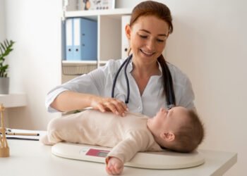 Tos convulsa. Advierten por cuatro muertes en el país (FreePick).