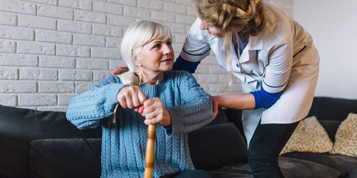 El trabajo de cuidado continúa siendo, en gran medida, invisible y precarizado (FreePick).