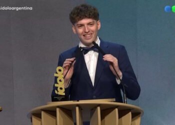 Davo, al recibir el premio Ídolo en la categoría Streamer (Captura de video).