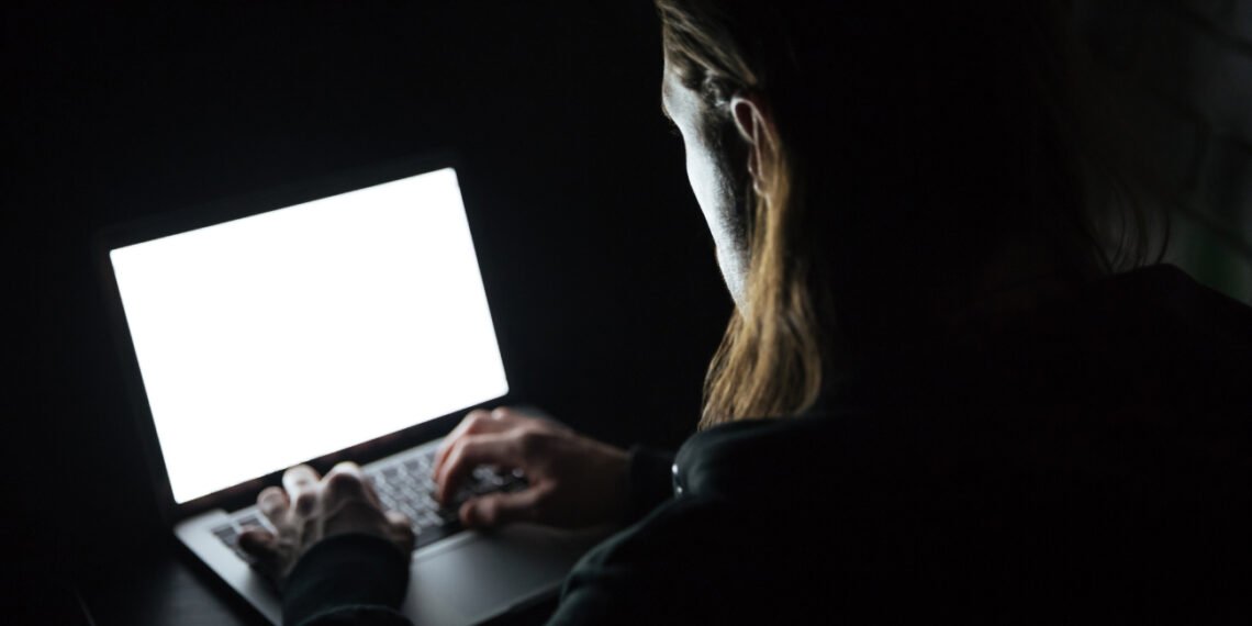 Consejos para prevenir el grooming (drobotdean/FreePick).