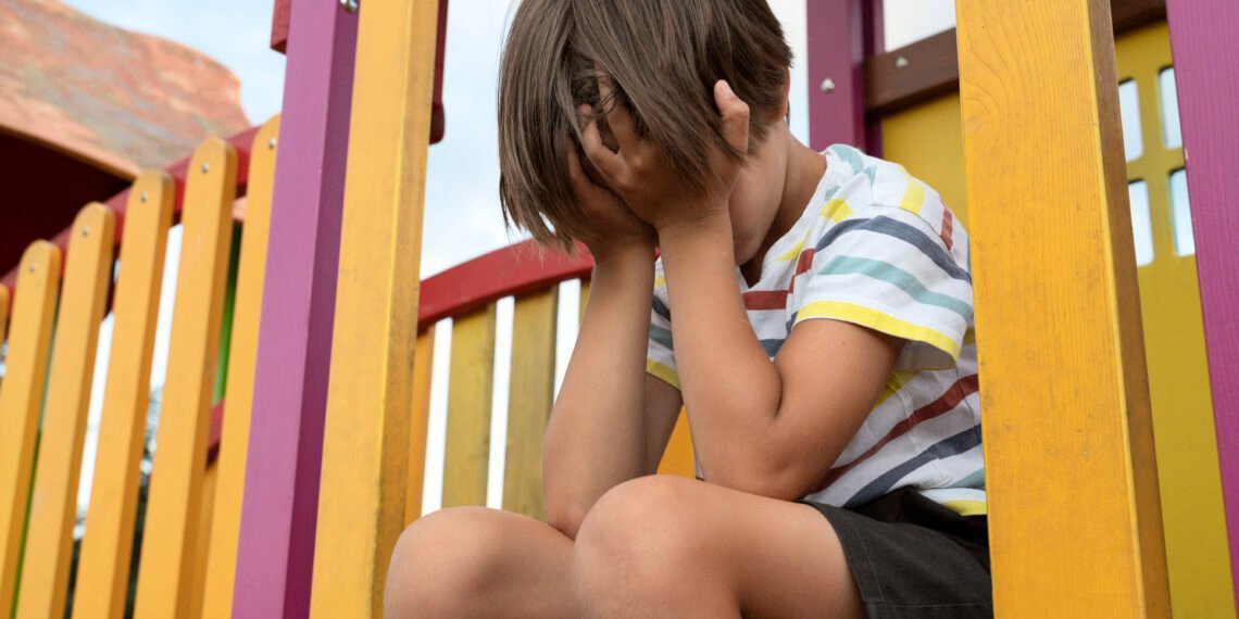 Radiografía de la infancia en Argentina: una de cada tres niñas y niños sufre castigos físicos y crecen las desigualdades educativas