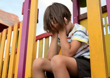 Radiografía de la infancia en Argentina: una de cada tres niñas y niños sufre castigos físicos y crecen las desigualdades educativas