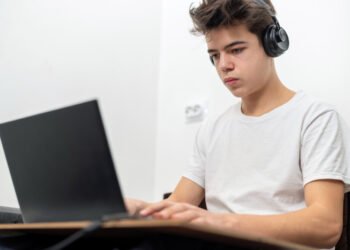 La IA cambia el paradigma laboral en todo el mundo (frimufilms/FreePick).