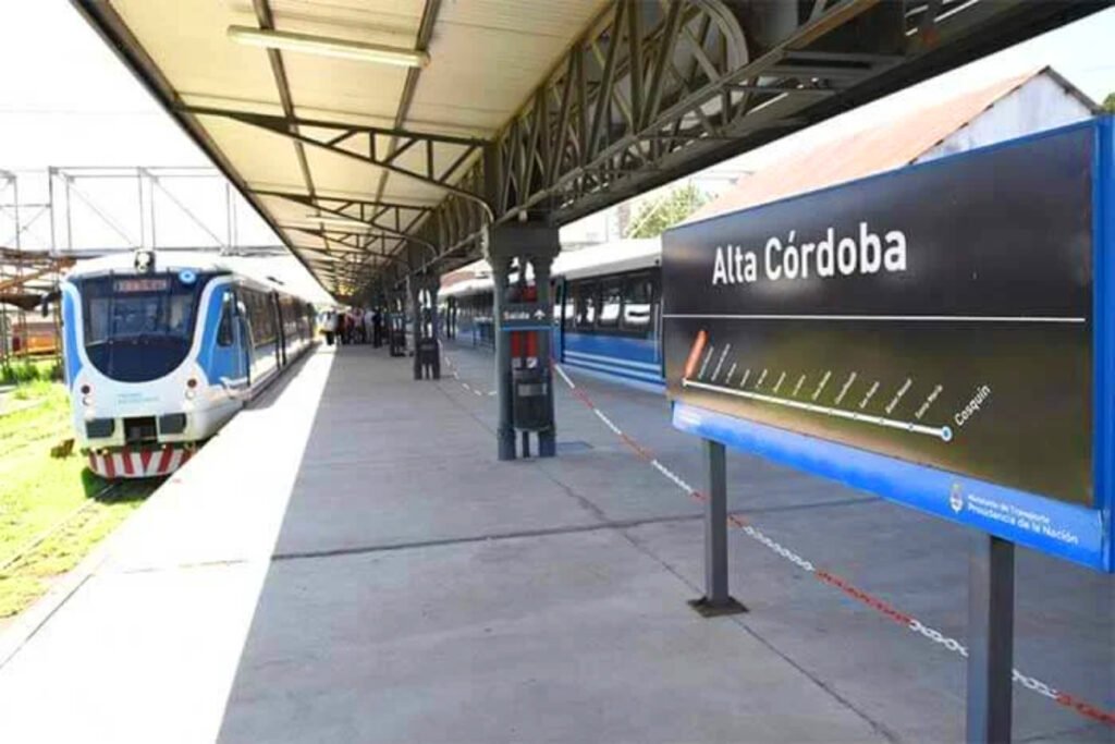 Tren de las Sierras es un planazo para que niños y niñas disfruten en familia o con su escuela (trendelassierras.com.ar).