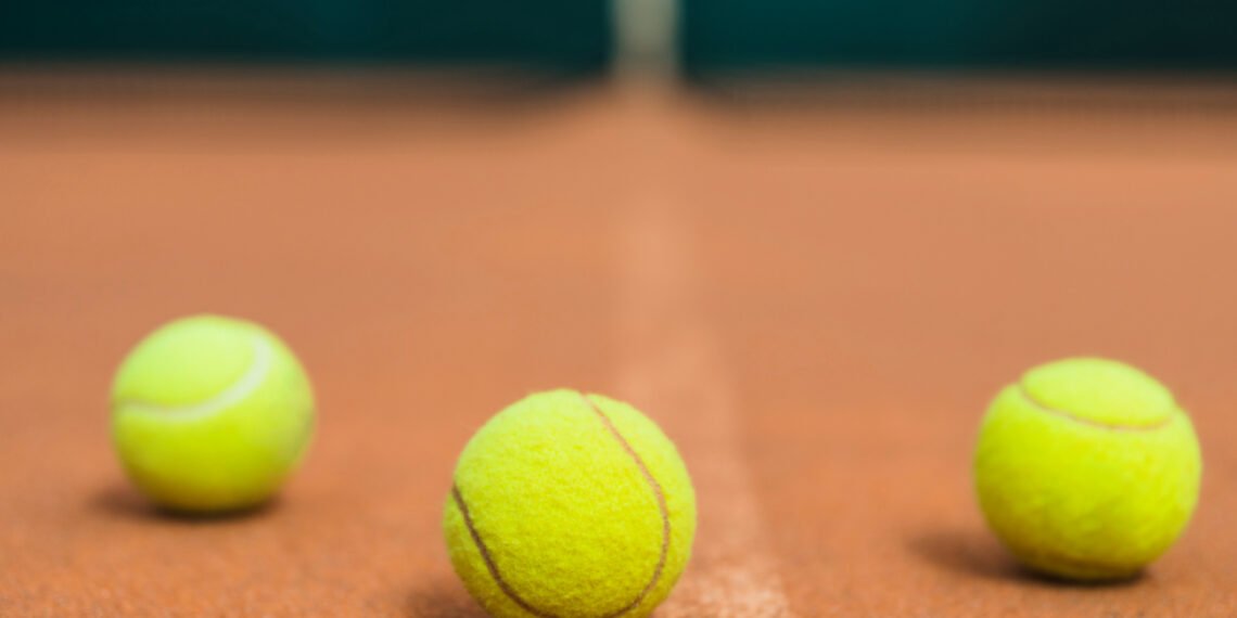 "Démosle pelota al autismo": la ingeniosa campaña de Ineco apoyada por famosos para crear aulas más inclusivas (Freepick).