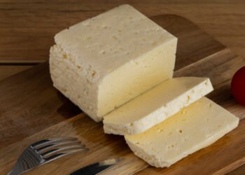 Atención embarazadas y papás: alertan por una bacteria en un lote del queso Cremón de La Serenísima