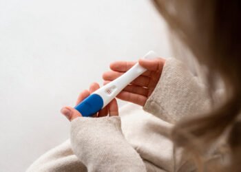 Test de embarazo positivo (FreePick).