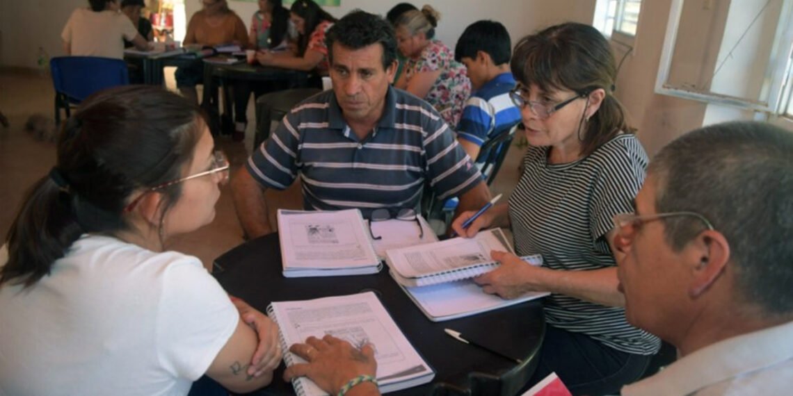 Eduación para adultos en Córdoba. Terminar la escuela primaria y secundaria (Gobierno de Córdoba).
