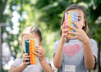 Uso de pantallas: Creciendo sin Apuro Digital propone pensar acuerdos para cuidar a chicos y adolescentes