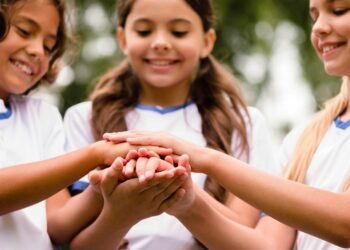 Derechos de la infancia: muchos chicos no los conocen y sienten que no siempre se respetan