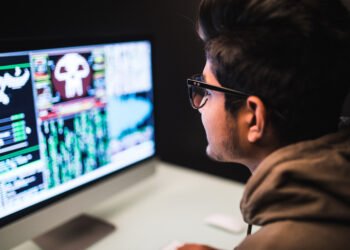 Del “true crime” a los foros anónimos: qué advierten los expertos tras el caso San Cristóbal