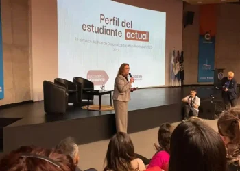 Pantallas, amenazas escolares y convivencia: los desafíos que reunió un congreso de educación en Córdoba