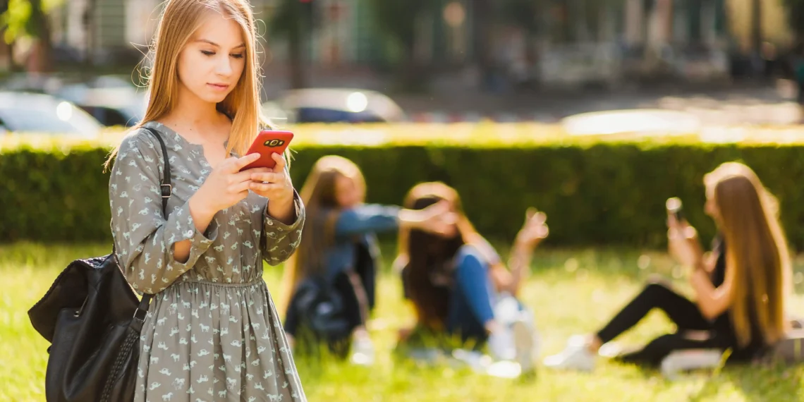 Reino Unido prohibirá las redes sociales para menores de 16 años: qué cambia y por qué tomó esta decisión