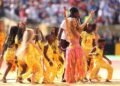 Quiénes son los Ghetto Kids, los niños de Uganda que emocionaron al mundo junto a Shakira en la final del Mundial 2026