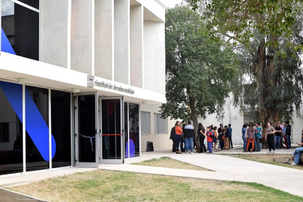 Facultad de Ciencias Sociales de la UNC.