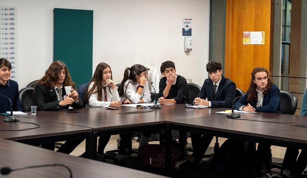 Córdoba debate una propuesta para regular las redes sociales de menores de edad: qué plantea