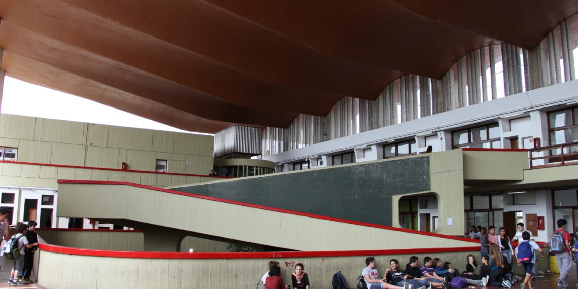 Escuela Superior de Comercio Manuel Belgrano (https://mb.unc.edu.ar/).